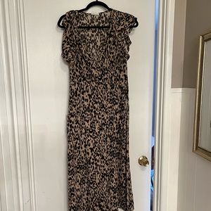 Leopard ruffle sleeve midi dress